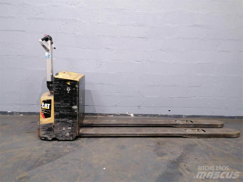 CAT NPP20N2 Transpaleta manuala