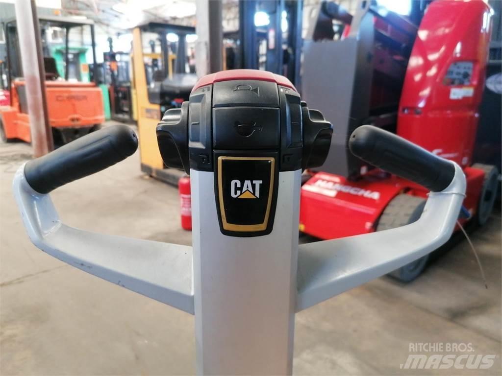 CAT NPP20N2 Transpaleta manuala