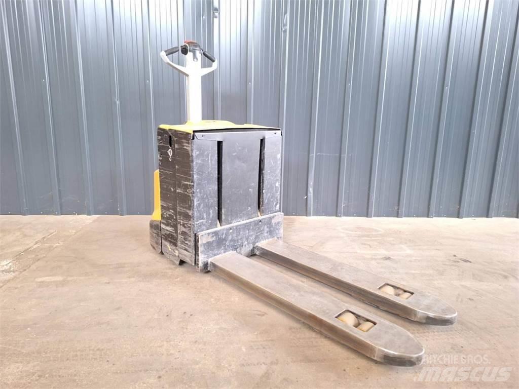 CAT NPP20N2E Transpaleta manuala