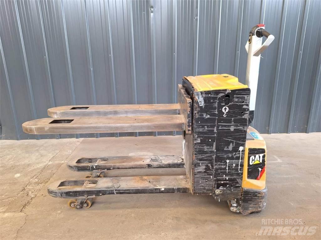 CAT NPP20N2E Transpaleta manuala