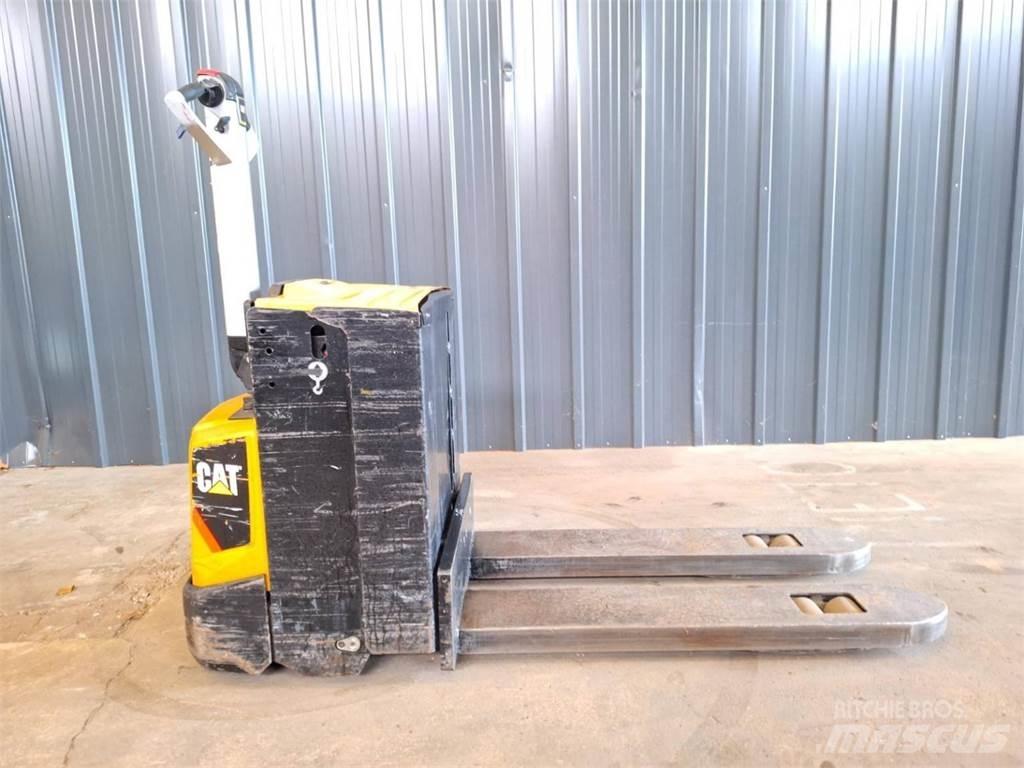 CAT NPP20N2E Transpaleta manuala