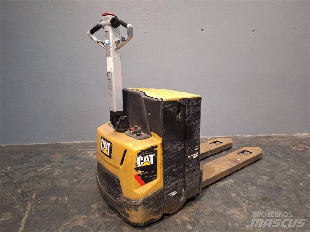 CAT NPP20N2E Transpaleta manuala