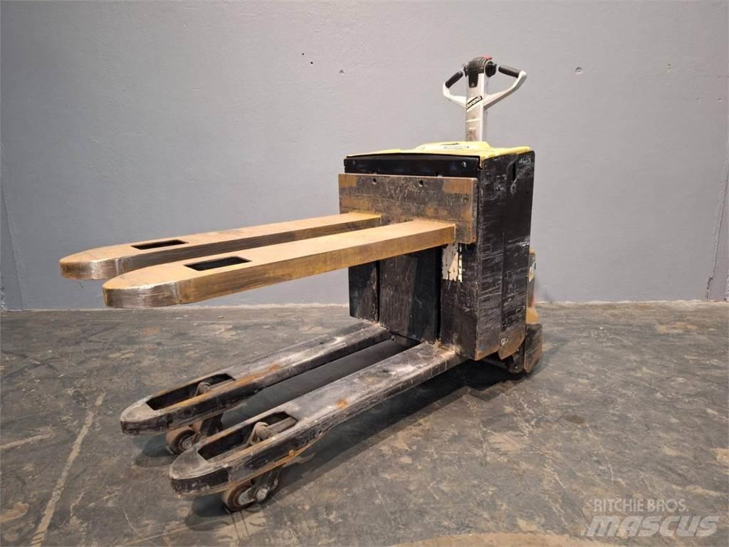 CAT NPP20N2E Transpaleta manuala