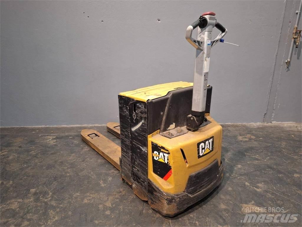 CAT NPP20N2E Transpaleta manuala