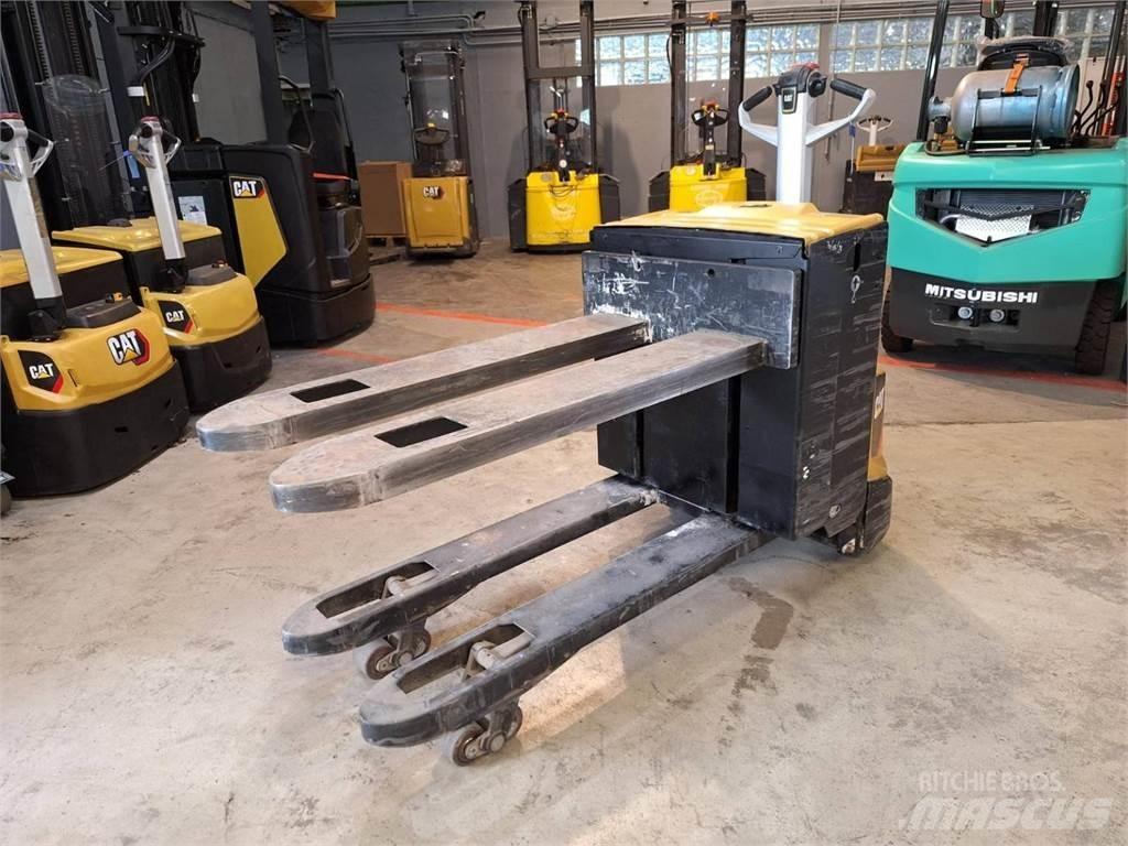 CAT NPP20N2E Transpaleta manuala