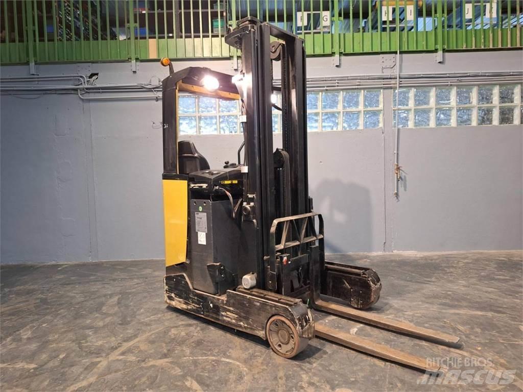 CAT NR16N Stivuitor cu catarg retractabil