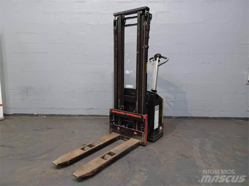CAT NSP12N Transpaleta manuala