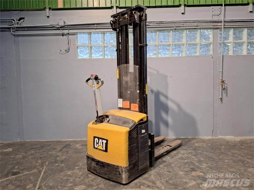CAT NSP16N Transpaleta manuala