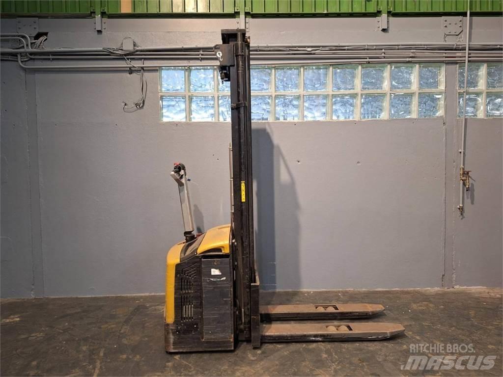 CAT NSP16N Transpaleta manuala