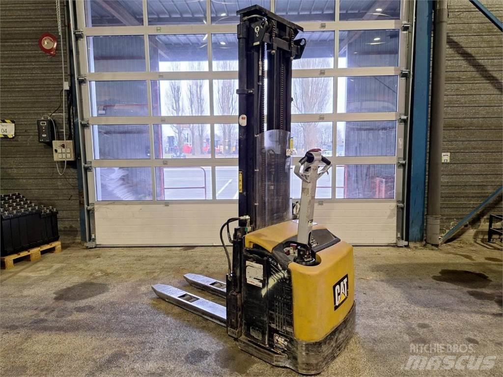 CAT NSP16N Transpaleta manuala