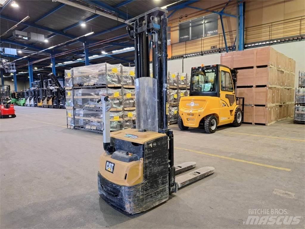 CAT NSP16N2 Transpaleta manuala