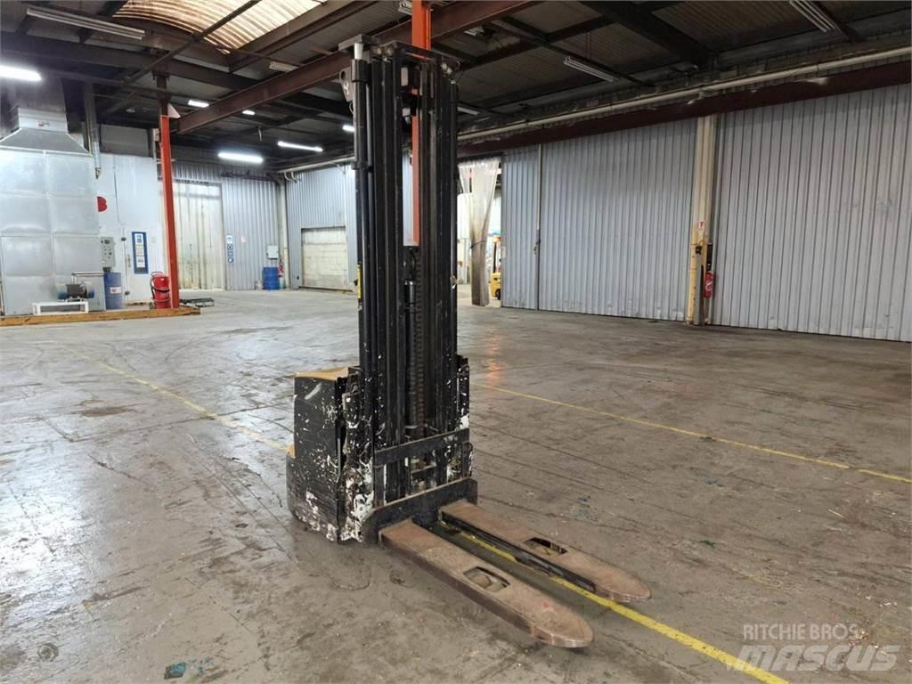 CAT NSP16N2 Transpaleta manuala