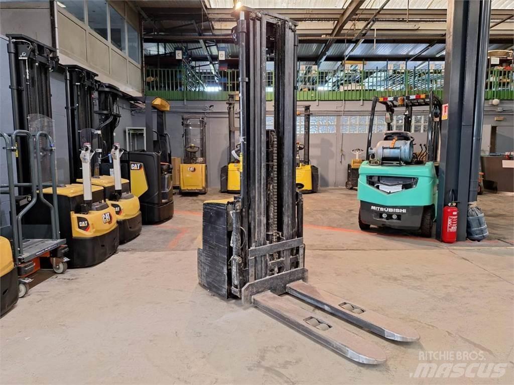 CAT NSP16N2 Transpaleta manuala