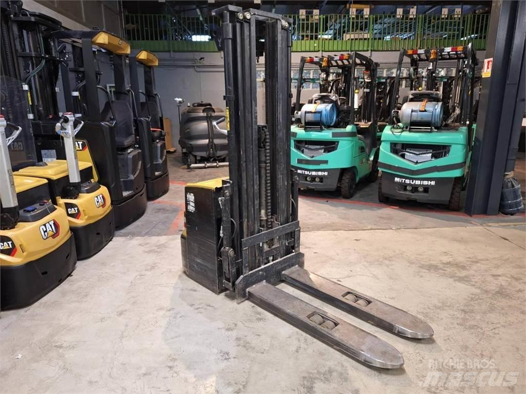 CAT NSP16N2 Transpaleta manuala