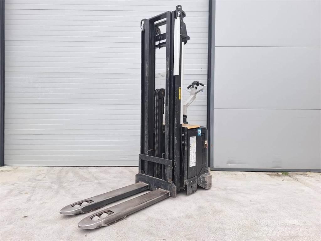 CAT NSV16Ni Transpaleta manuala