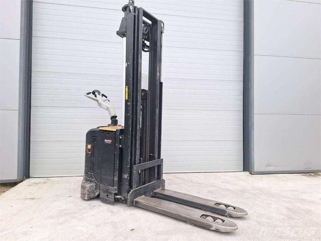 CAT NSV16Ni Transpaleta manuala