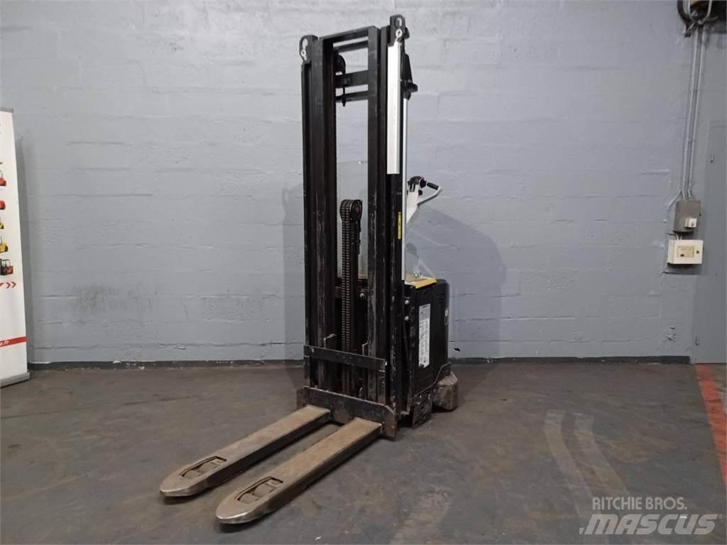 CAT NSV16Ni Transpaleta manuala