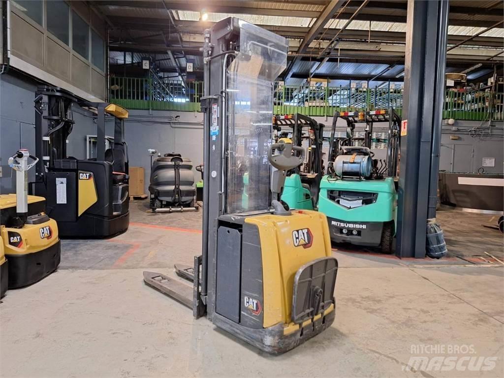 CAT NSV16P Transpaleti autopropulsanti