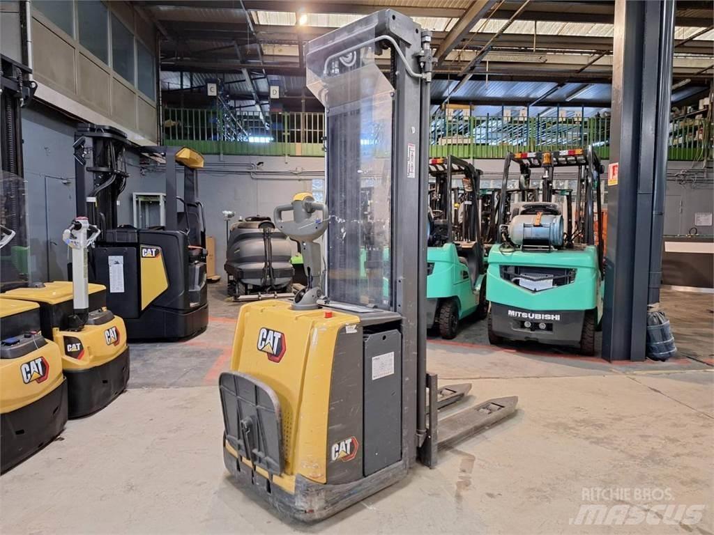 CAT NSV16P Transpaleti autopropulsanti