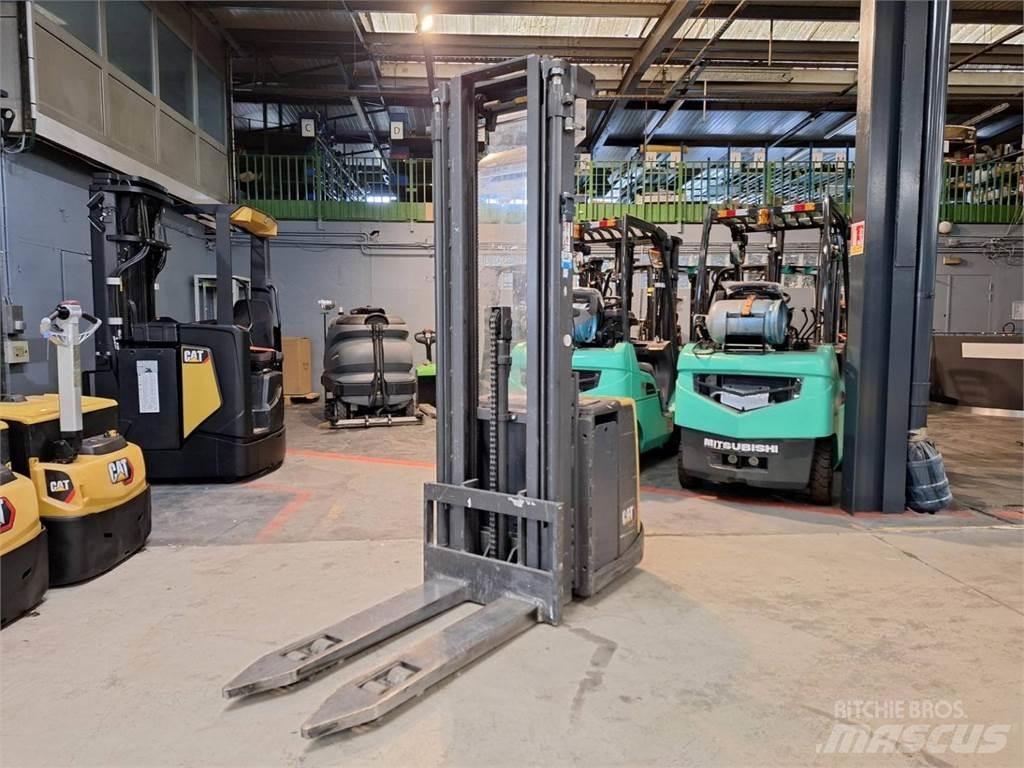 CAT NSV16P Transpaleti autopropulsanti