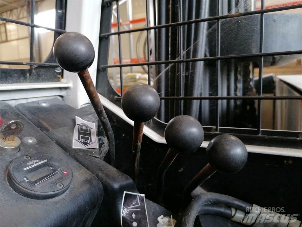 Combilift ESA30 Încarcator lateral
