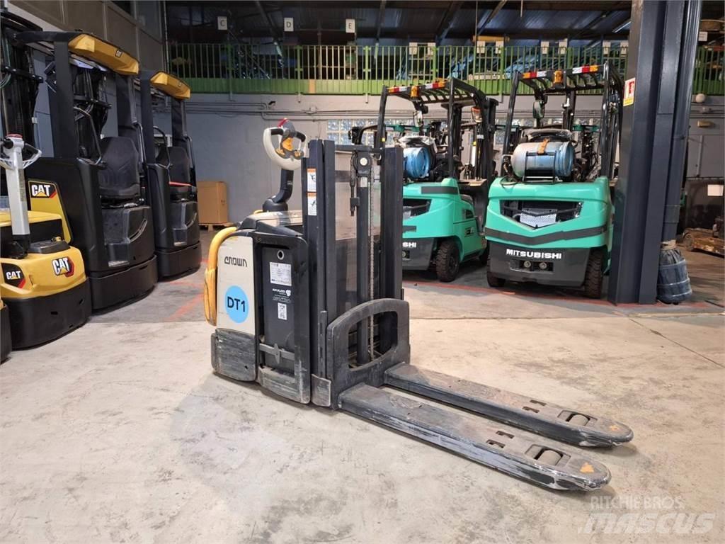 Crown DT3040 Transpaleti autopropulsanti