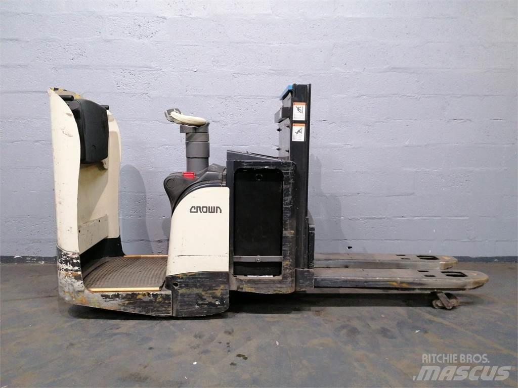 Crown DT3040 Transpaleti autopropulsanti