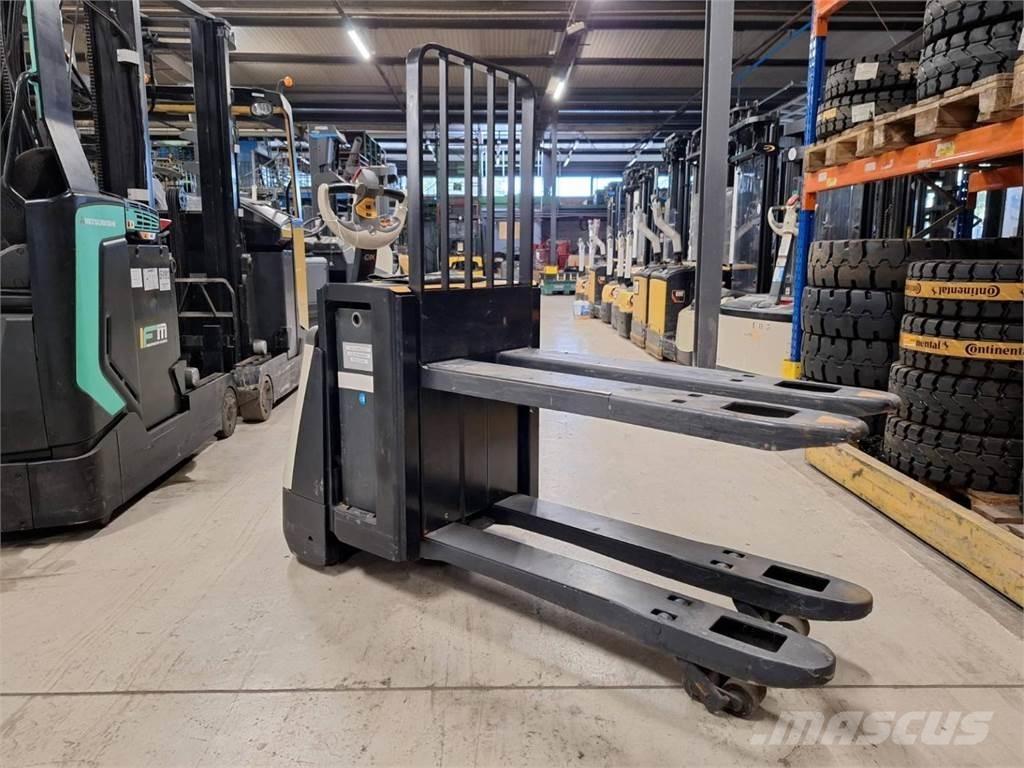 Crown WP3080 Transpaleta manuala