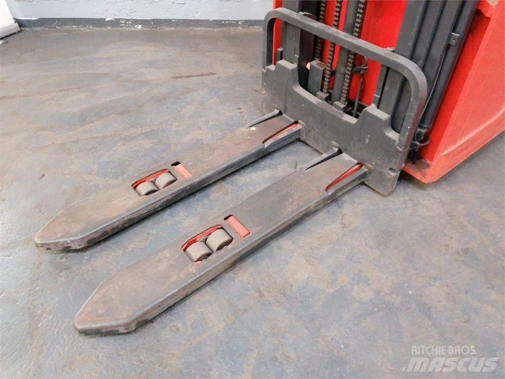 Fenwick L12 Transpaleti autopropulsanti