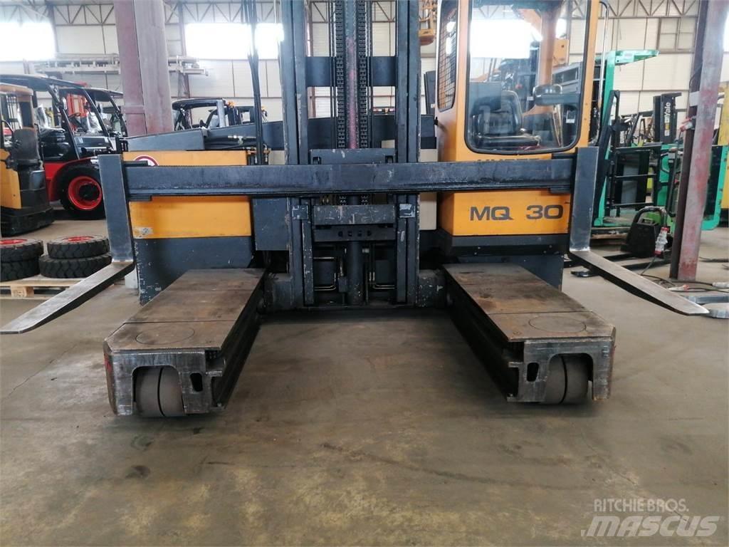 Hubtex MQ30 Încarcator lateral