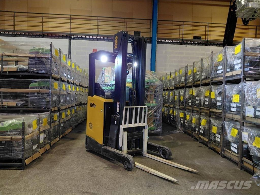 Yale MR10E Stivuitor cu catarg retractabil