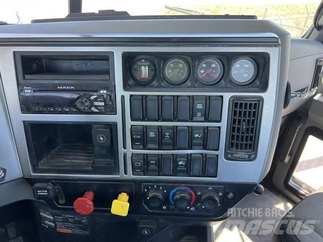 Mack PINNACLE Altele