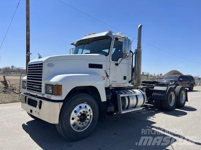 Mack PINNACLE Altele