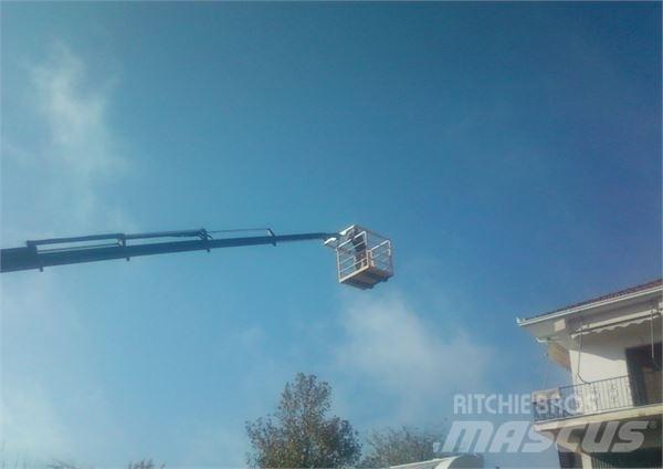 Ferrari  Platforme aeriene montate pe camion