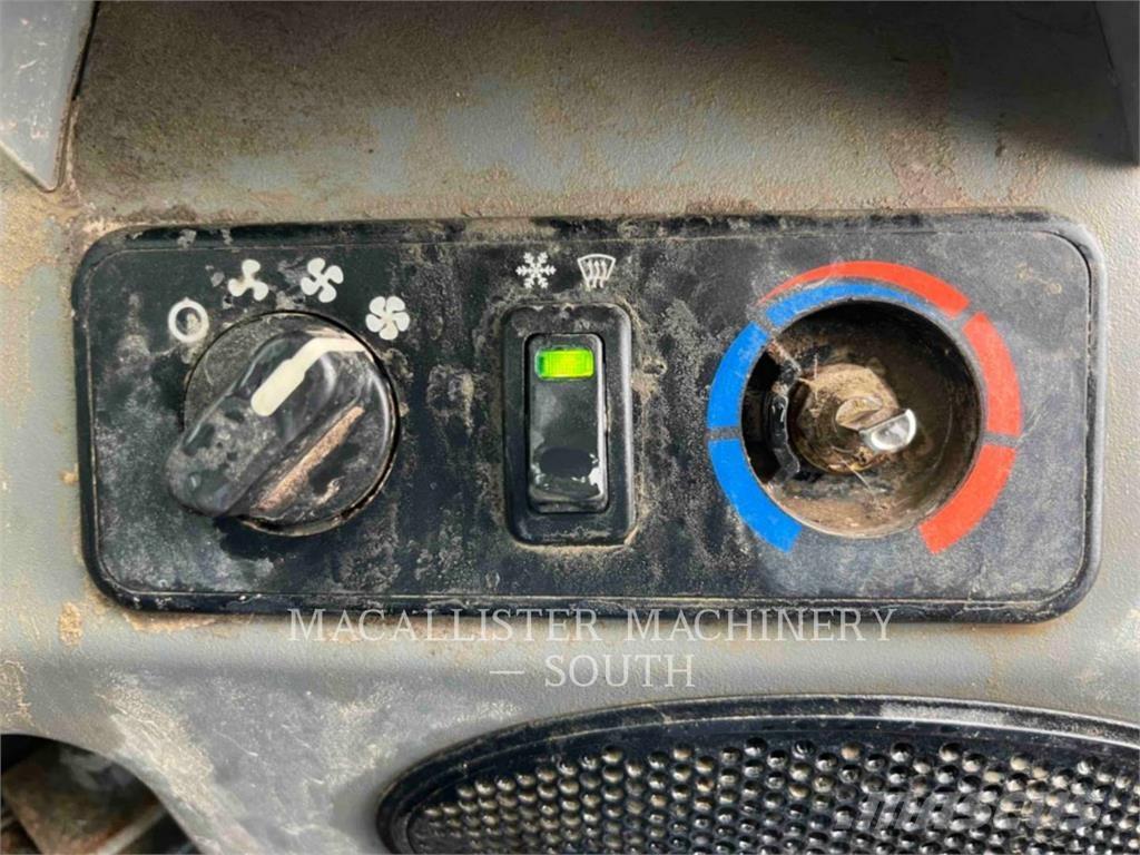 Bobcat T740 Încarcatoare cu excavator