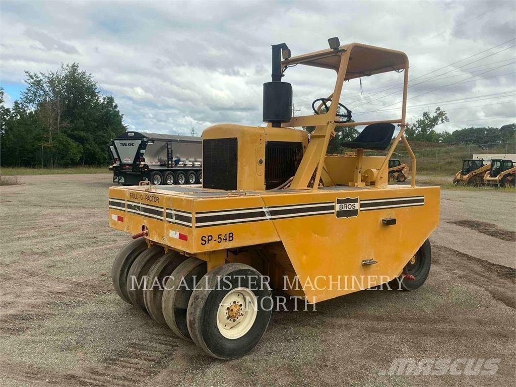 Bros SP-54B Cilindri compactori cu roti