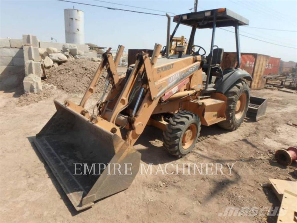CASE 570LXT Incarcator pe pneuri