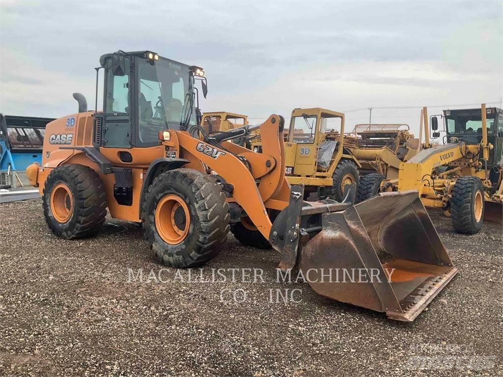 CASE 621F Incarcator pe pneuri