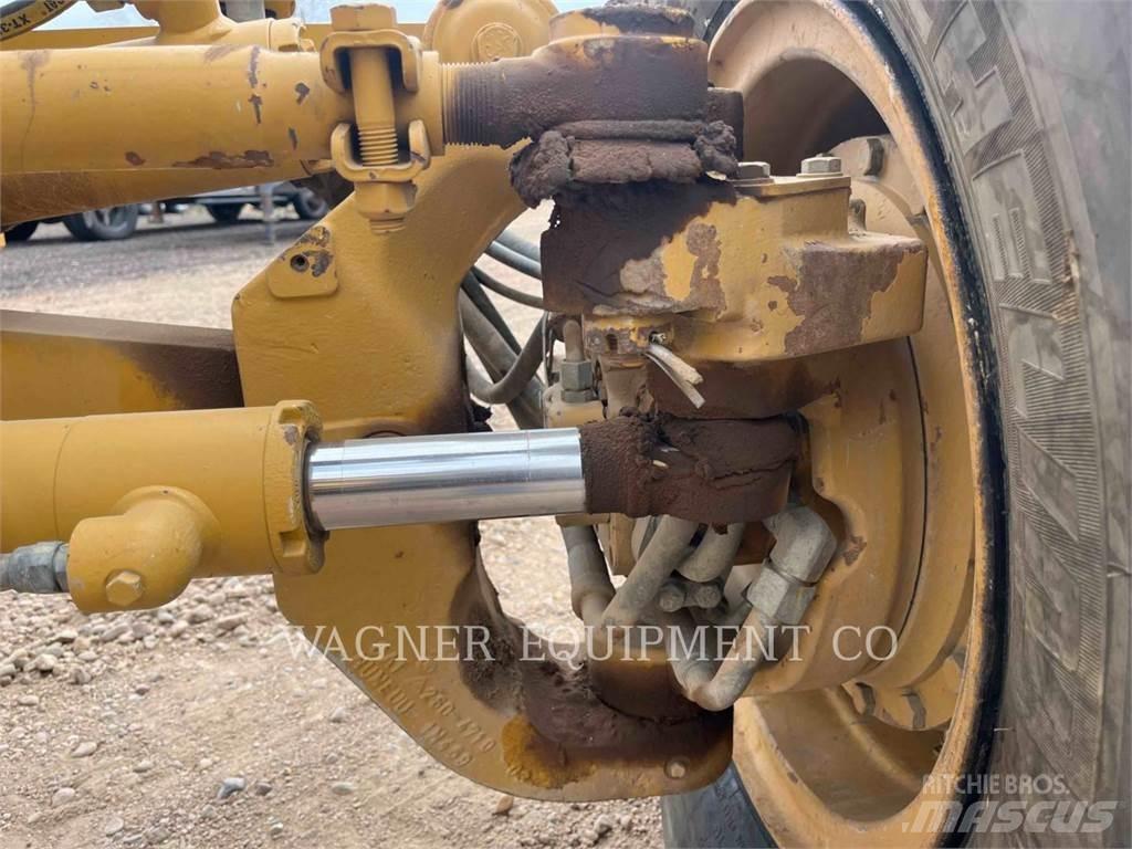 CAT 120M AWD Gredere