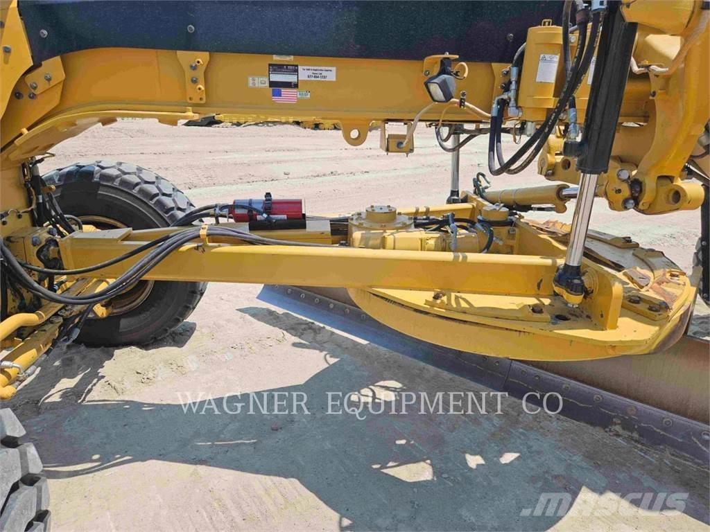 CAT 120M2 AWD Gredere
