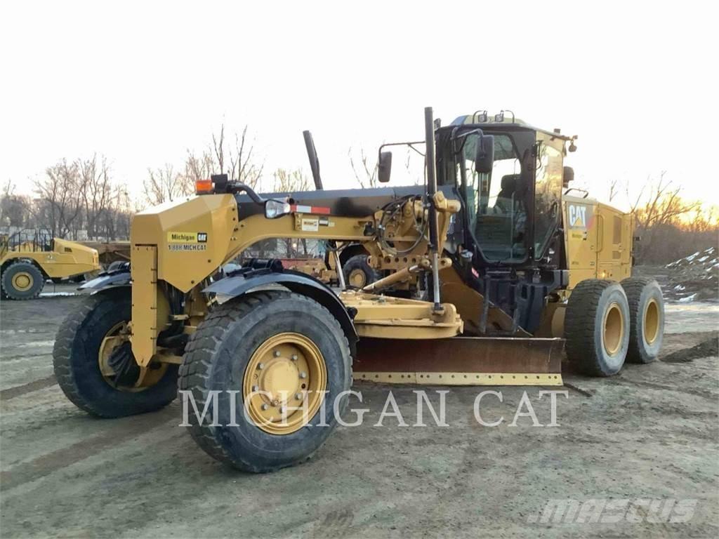 CAT 12M2 AWD Gredere