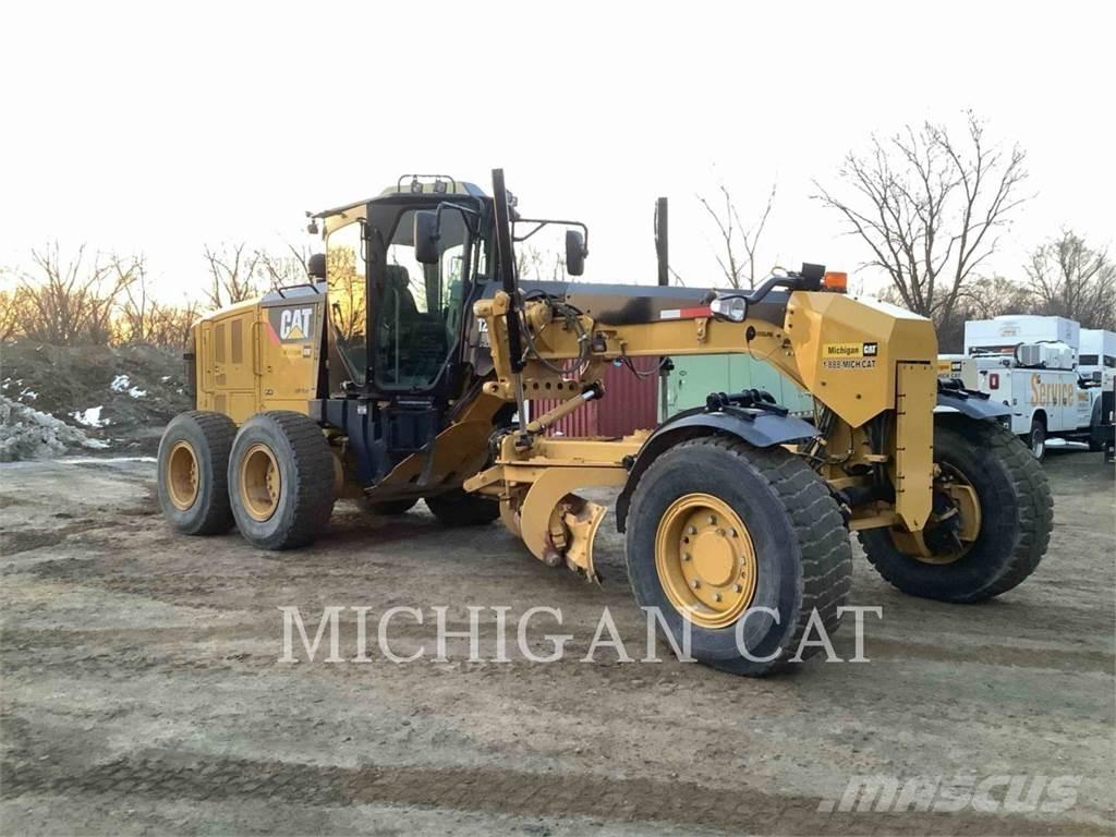 CAT 12M2 AWD Gredere