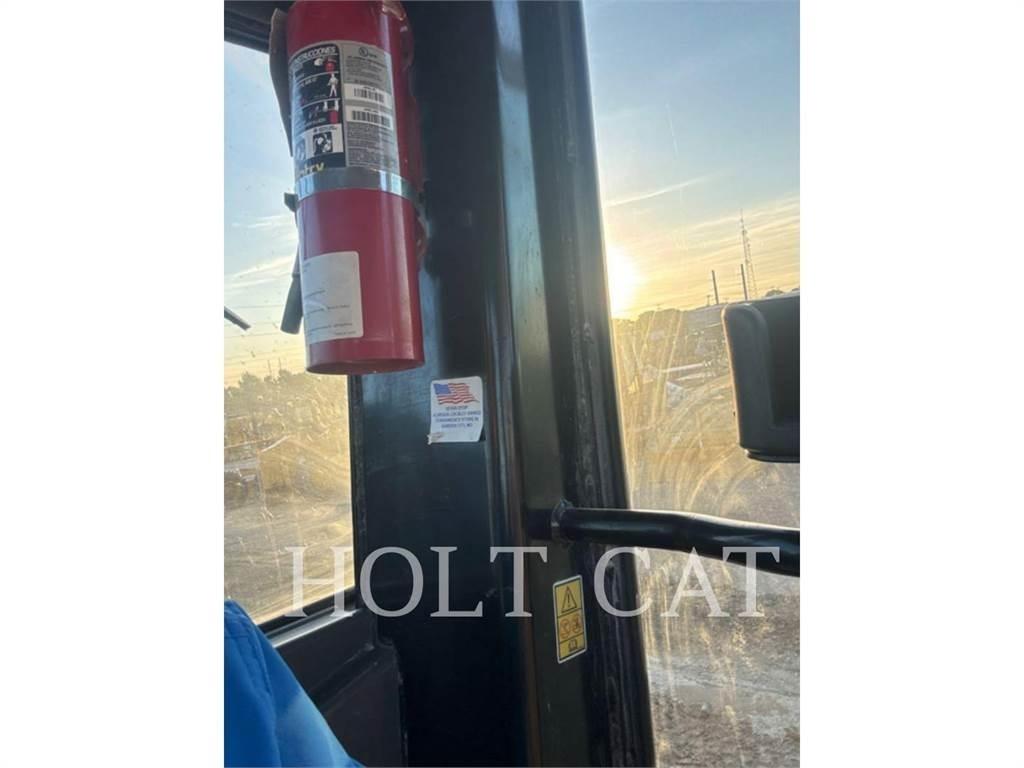 CAT 140 AWD Gredere