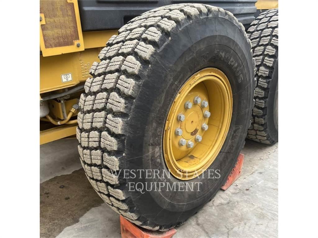 CAT 140 AWD Gredere
