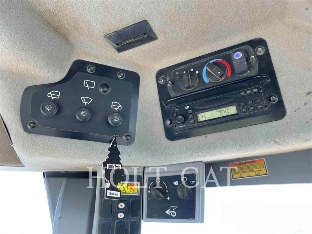 CAT 140M AWD Gredere