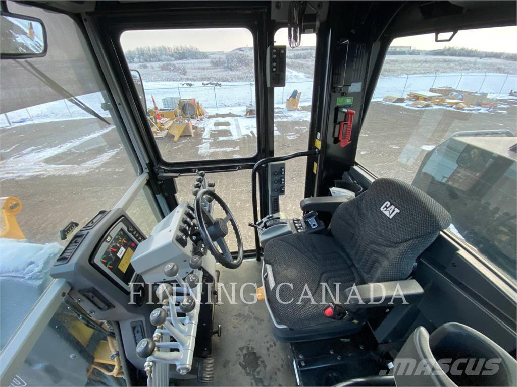 CAT 140M AWD Gredere
