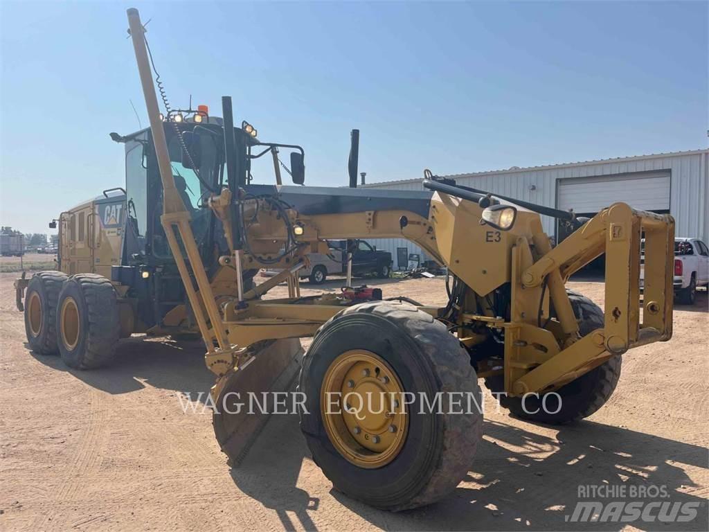 CAT 140M2 AWD Gredere