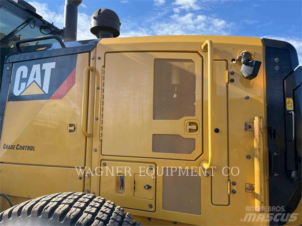 CAT 140M3 AWD Gredere