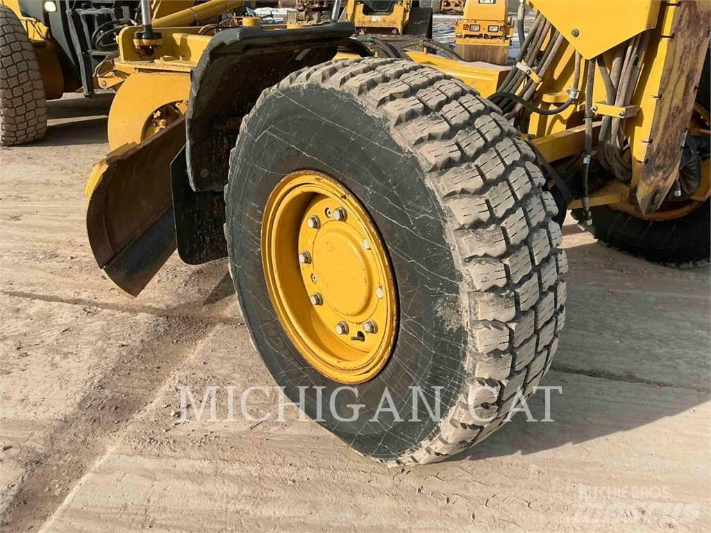 CAT 140M3 AWD Gredere
