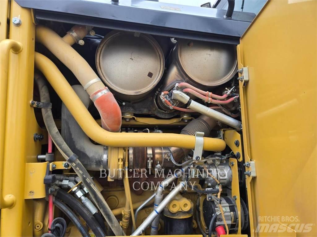CAT 150 AWD Gredere